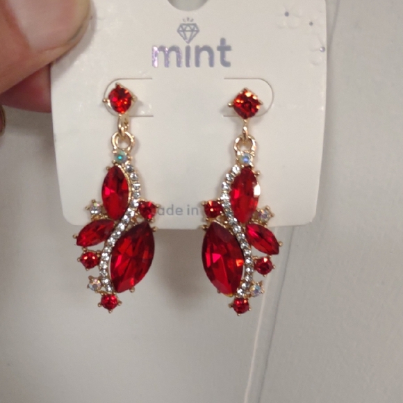 Mint Jewelry - Mint Vibrant Red, Rhinestone and Gold Stud  Earrings
